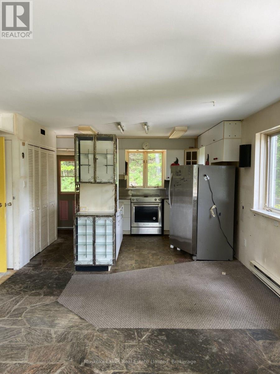 21 FERNDALE ROAD - 6