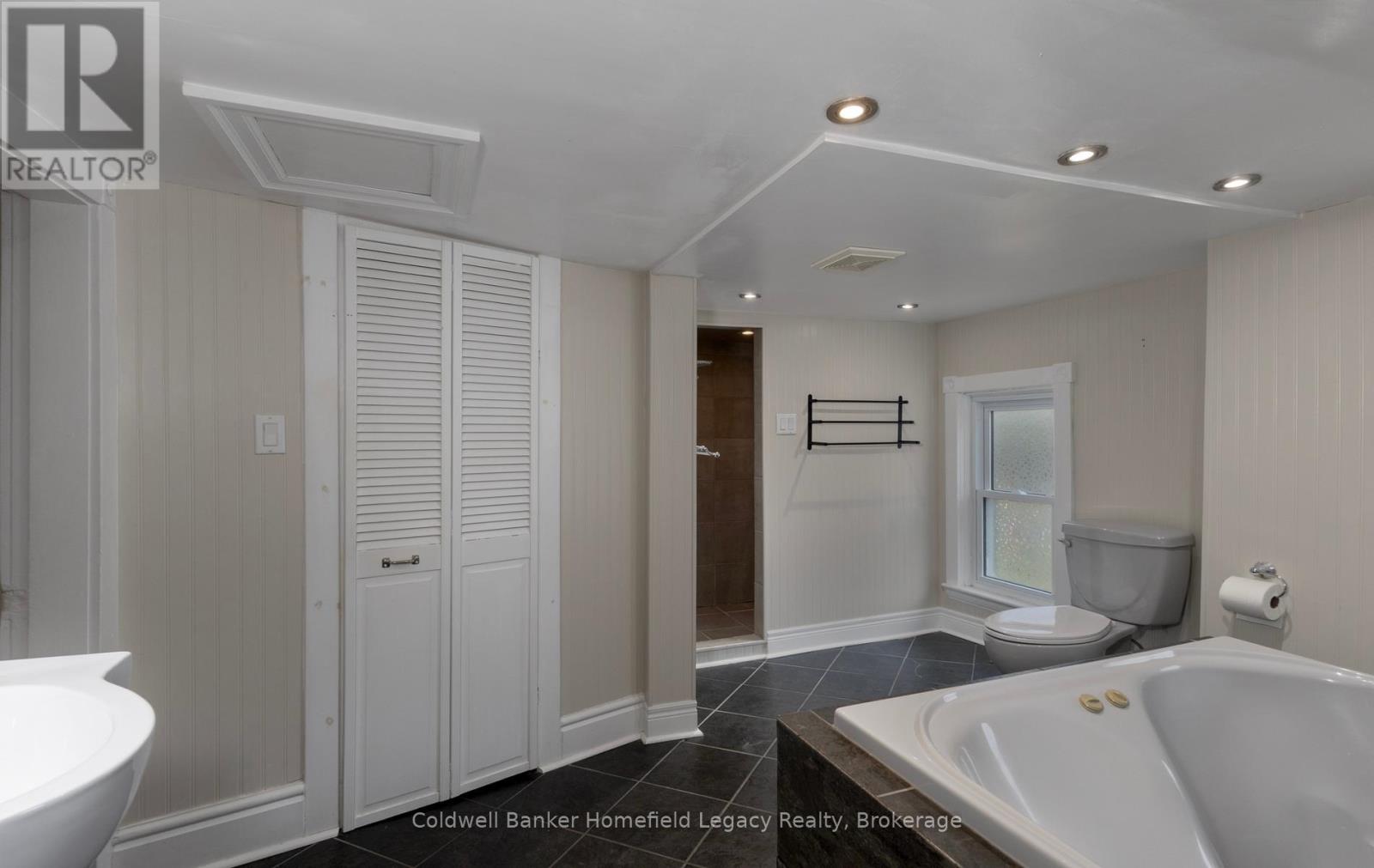 230 CHURCH STREET S - 23