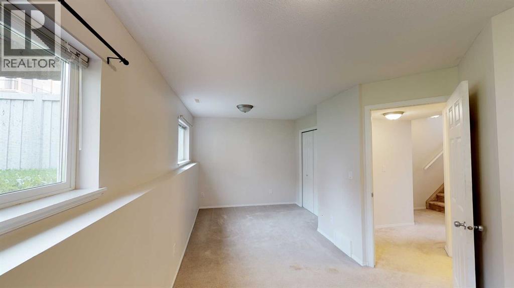 13005 93 Street - 18