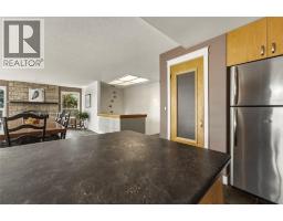 4pc Bathroom - 8905 Russet Drive, Vernon, BC V1B2B7 Photo 14