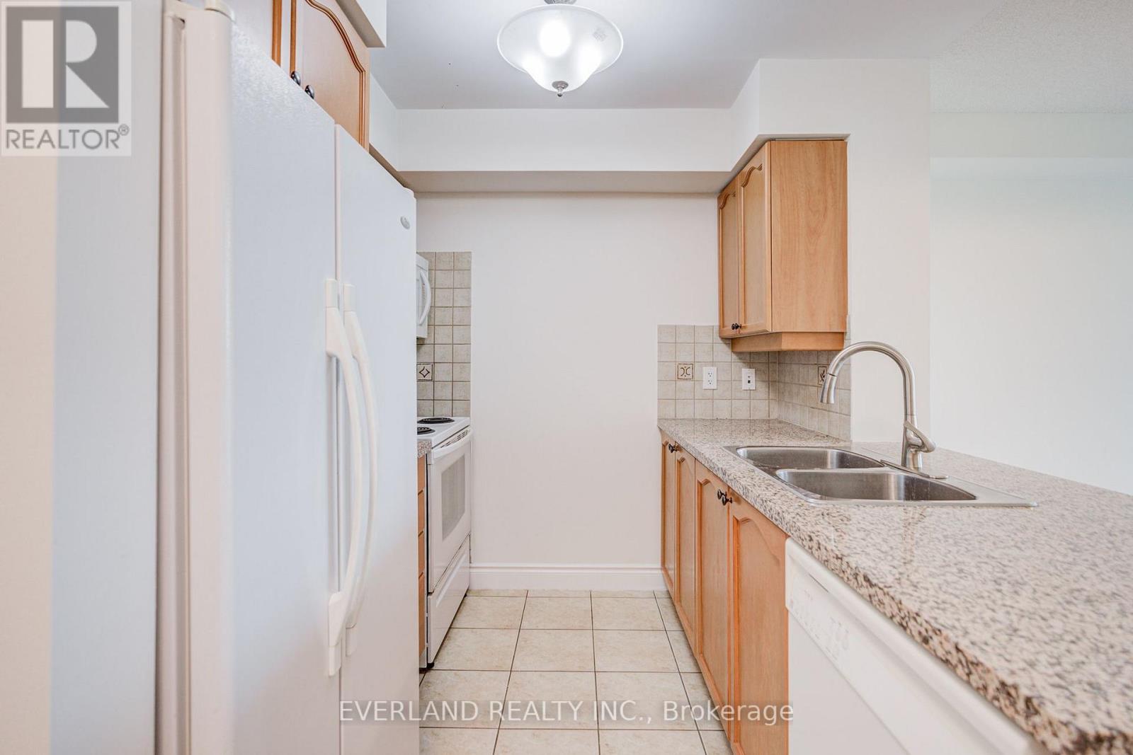 #707 15 GREENVIEW AVENUE - 11