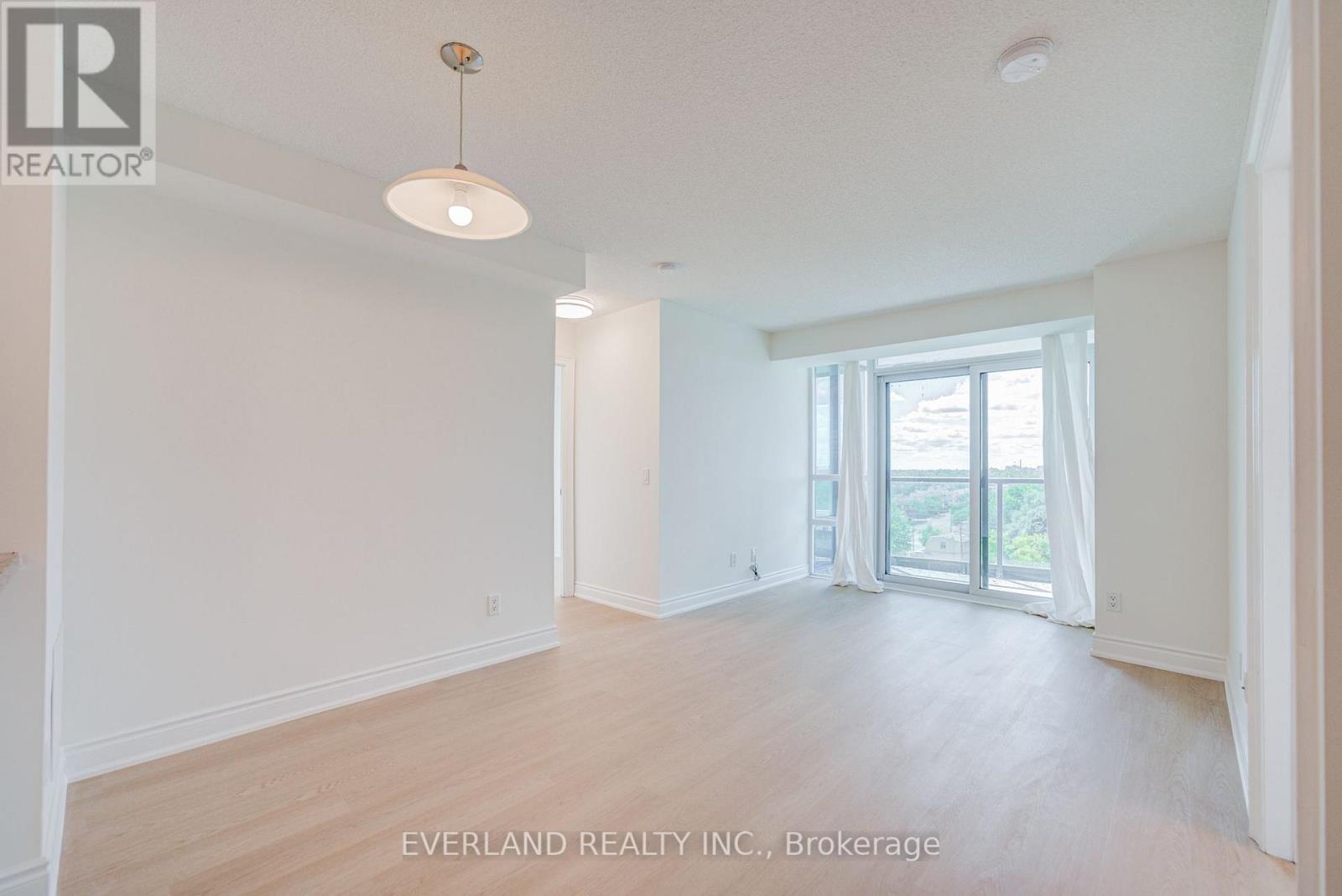 #707 15 GREENVIEW AVENUE - 16
