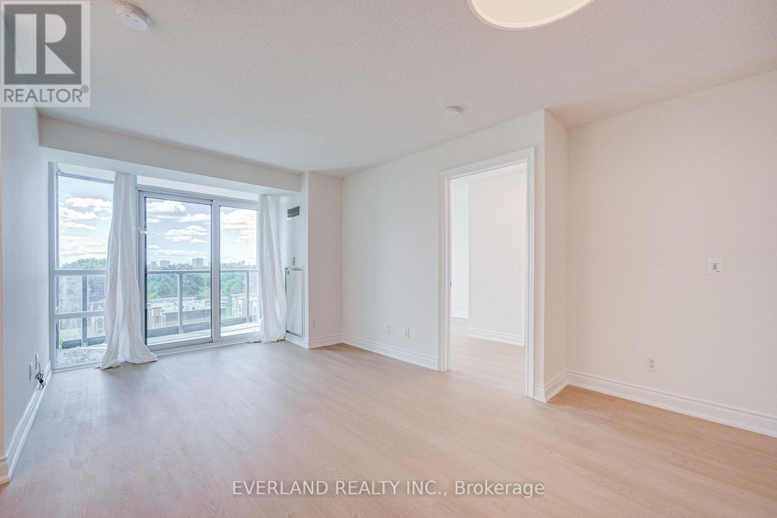 #707 15 GREENVIEW AVENUE - 19