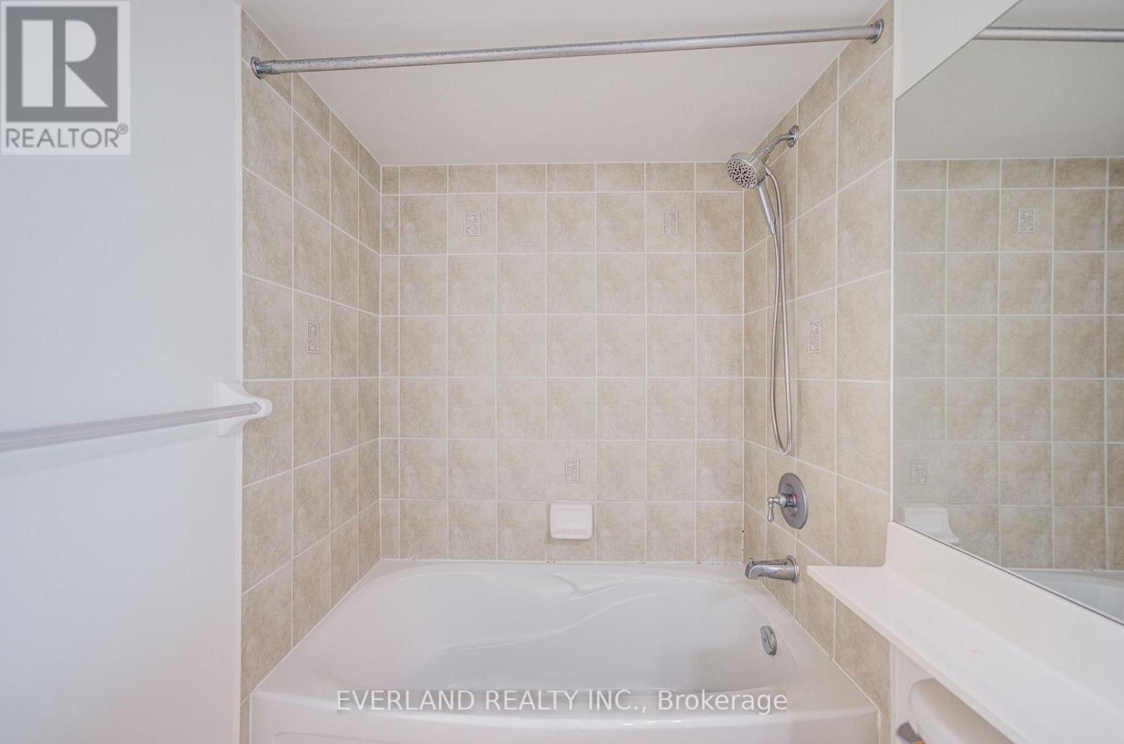 #707 15 GREENVIEW AVENUE - Image 30