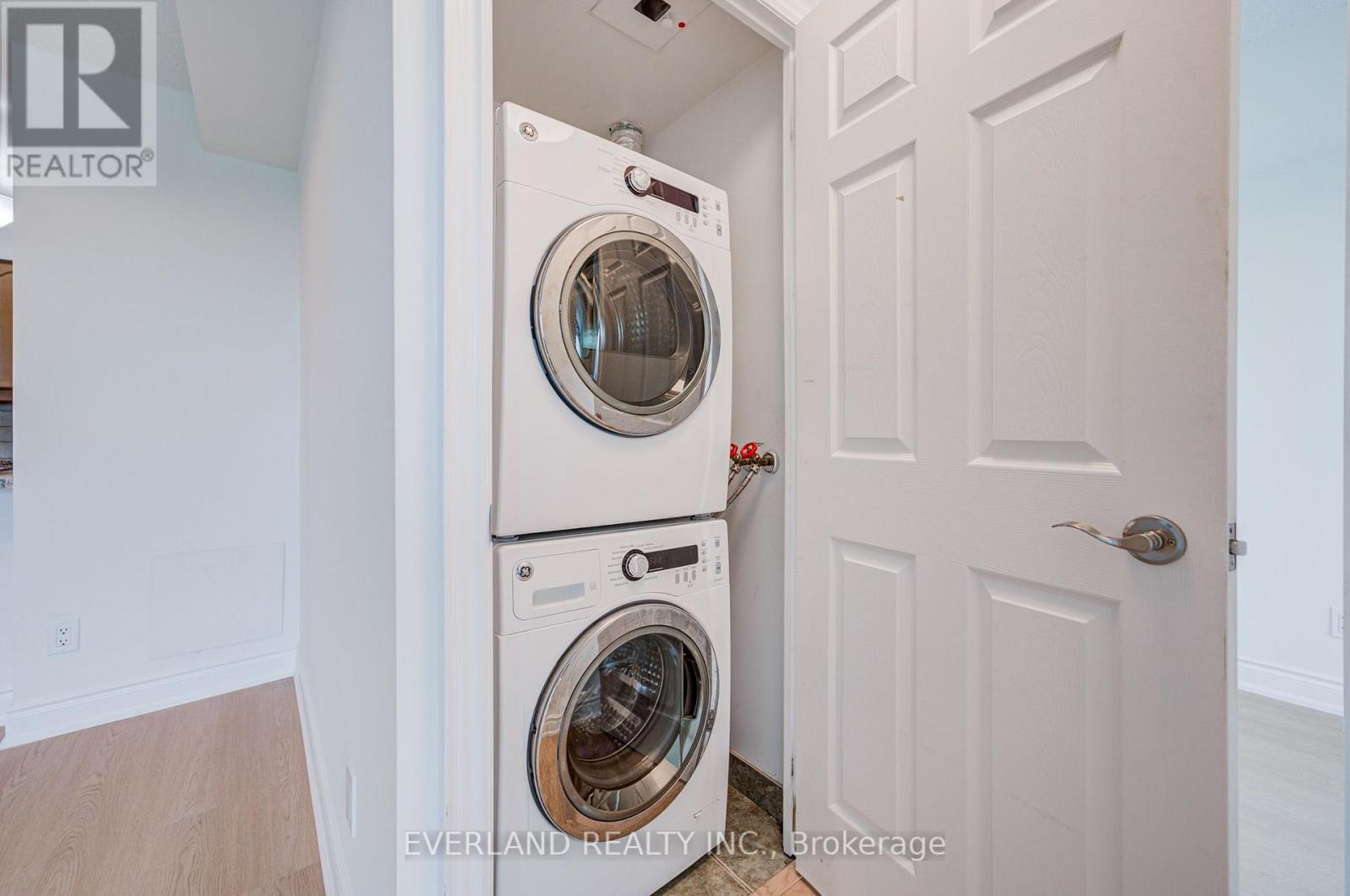 #707 15 GREENVIEW AVENUE - 33