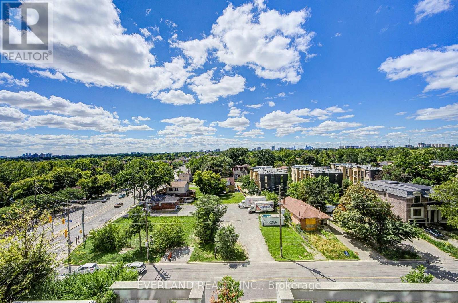 #707 15 GREENVIEW AVENUE - 40