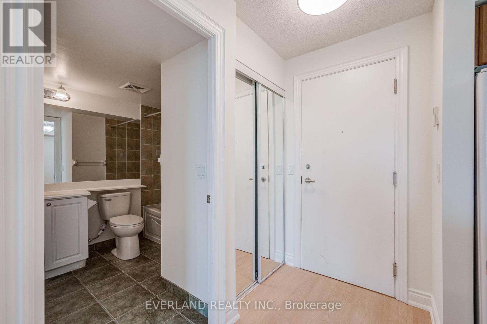 #707 15 GREENVIEW AVENUE - 7