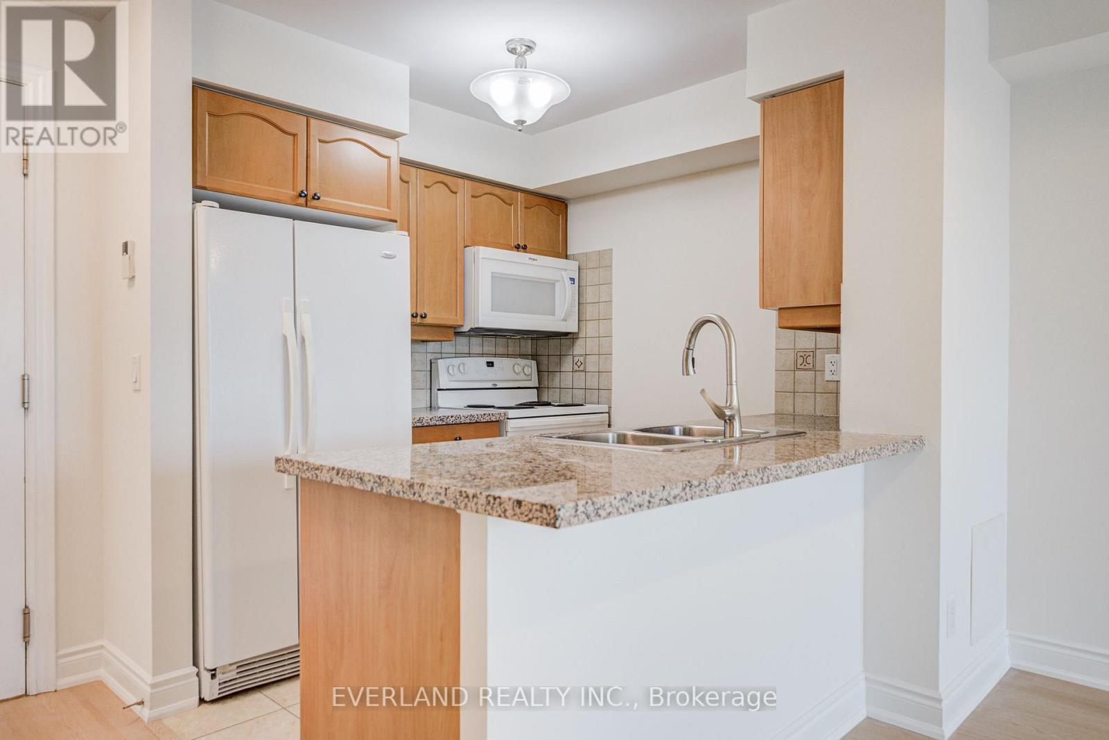#707 15 GREENVIEW AVENUE - 9