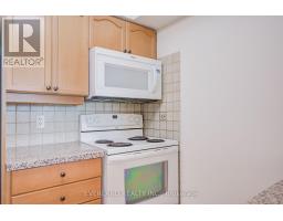 707 - 15 Greenview Avenue, Toronto, ON M2M4M7 Photo 13
