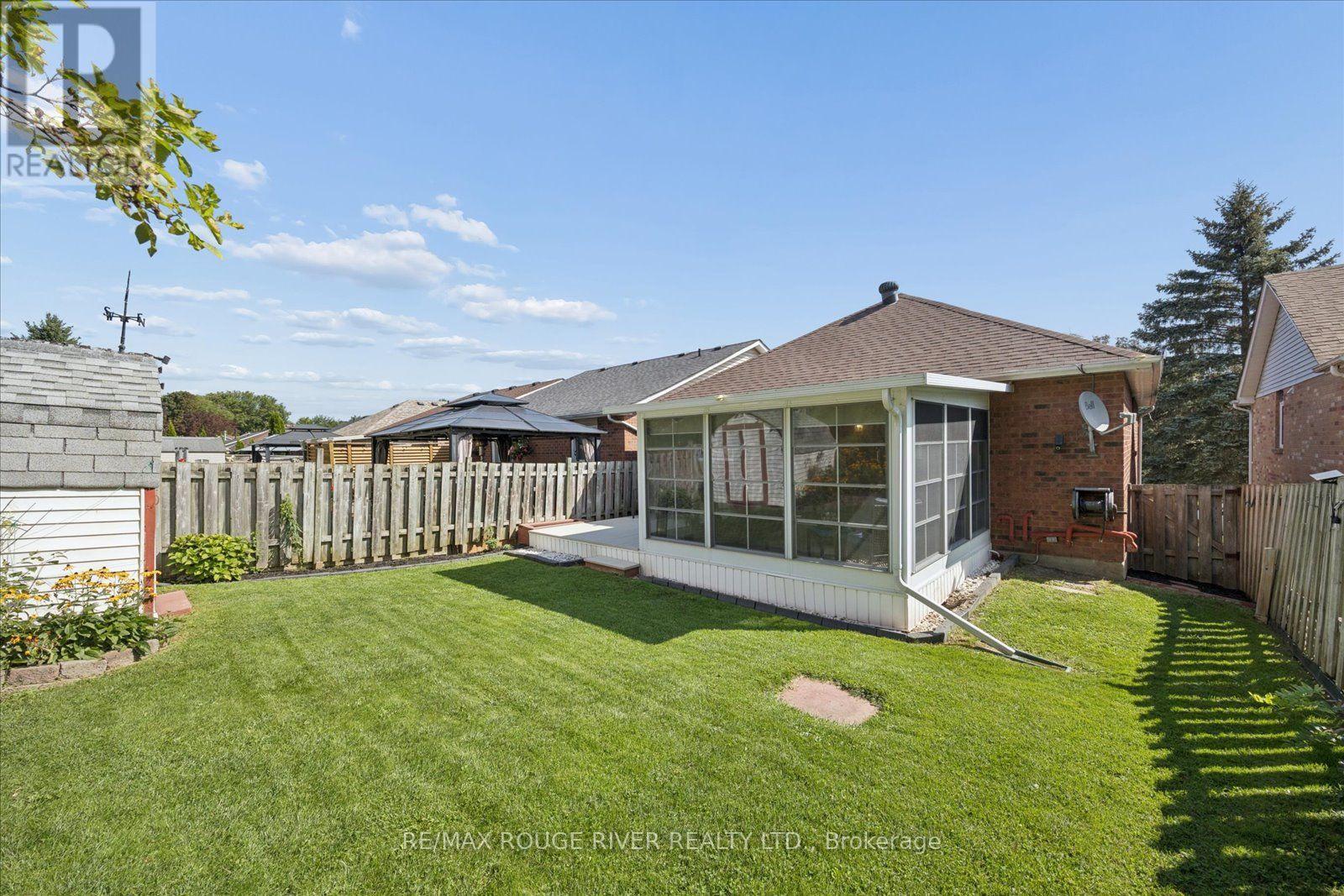 45 MCCRIMMON CRESCENT - 34
