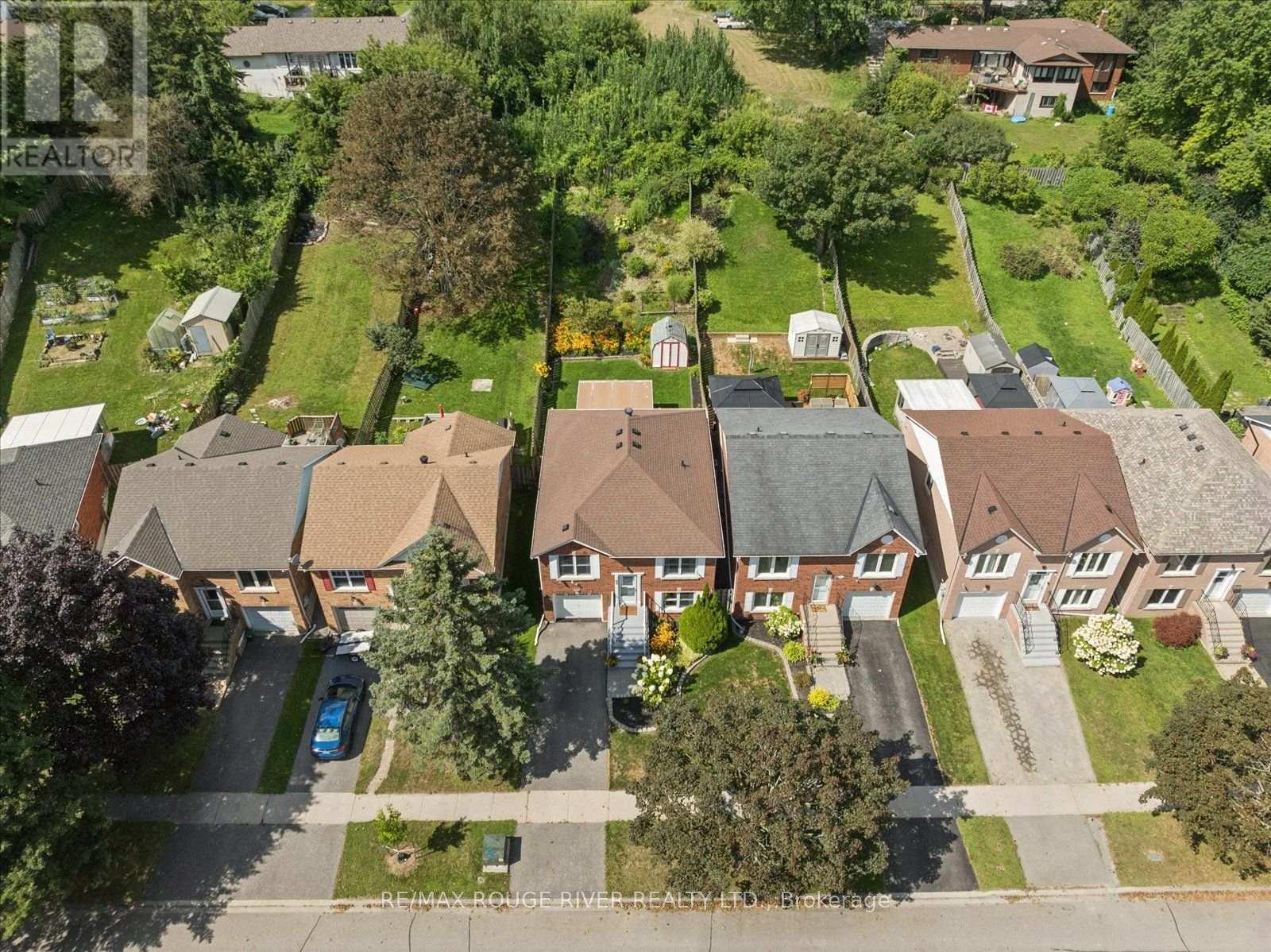 45 MCCRIMMON CRESCENT - 38