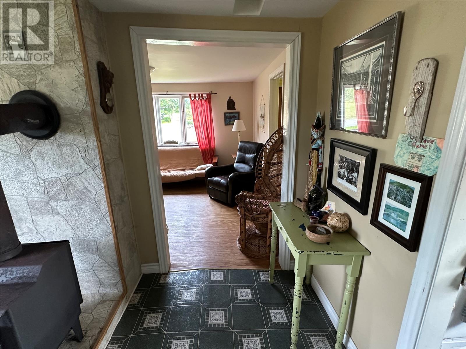 32 Marsh Road - 13