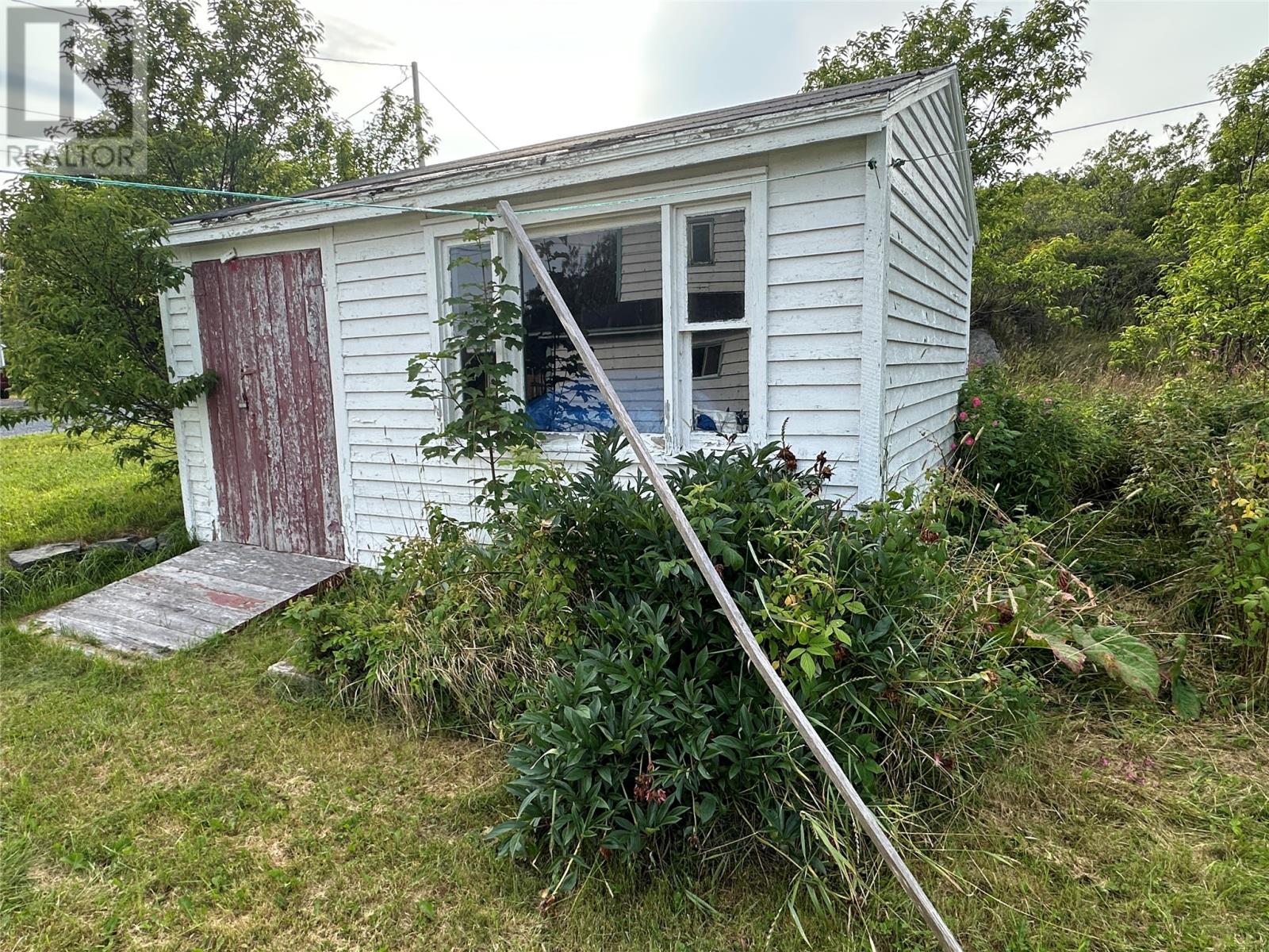 32 Marsh Road - 24