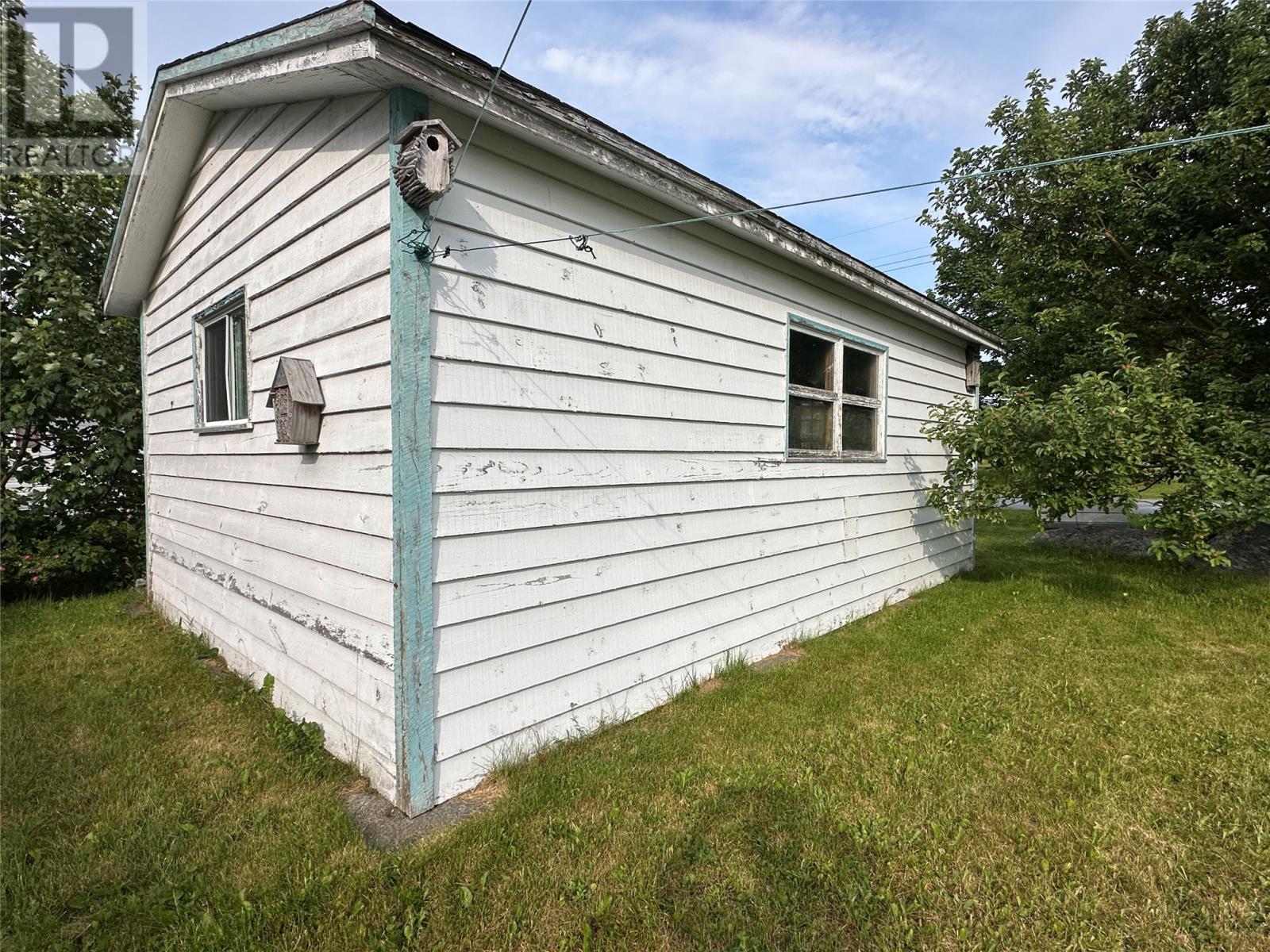 32 Marsh Road - 30