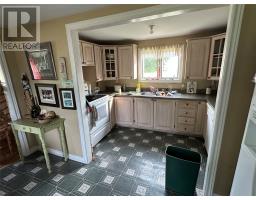 32 Marsh Road thumbnail 10