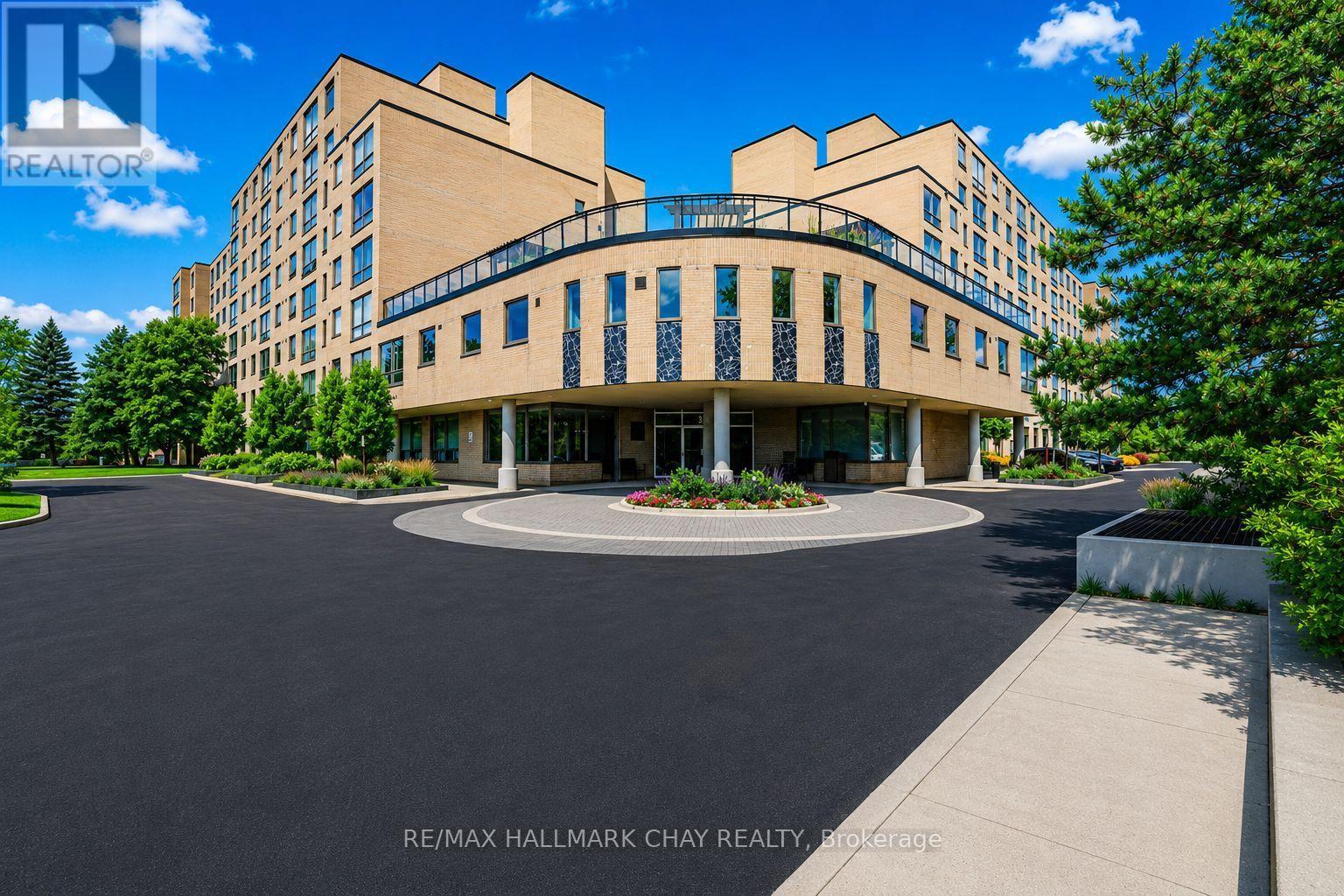 Listing photo of 705 - 326 MAJOR MACKENZIE DRIVE E