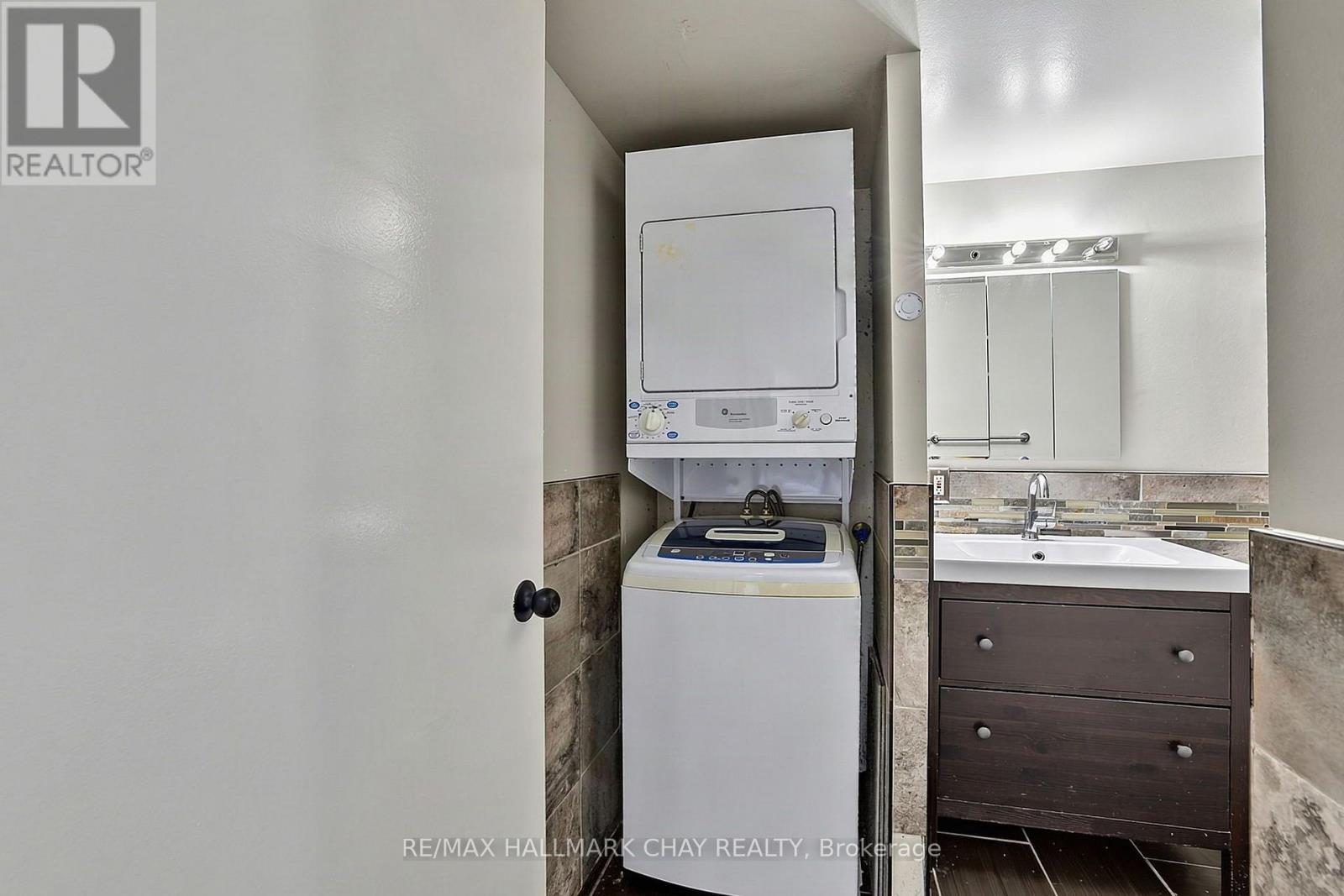 #705 326 MAJOR MACKENZIE DRIVE E - 11