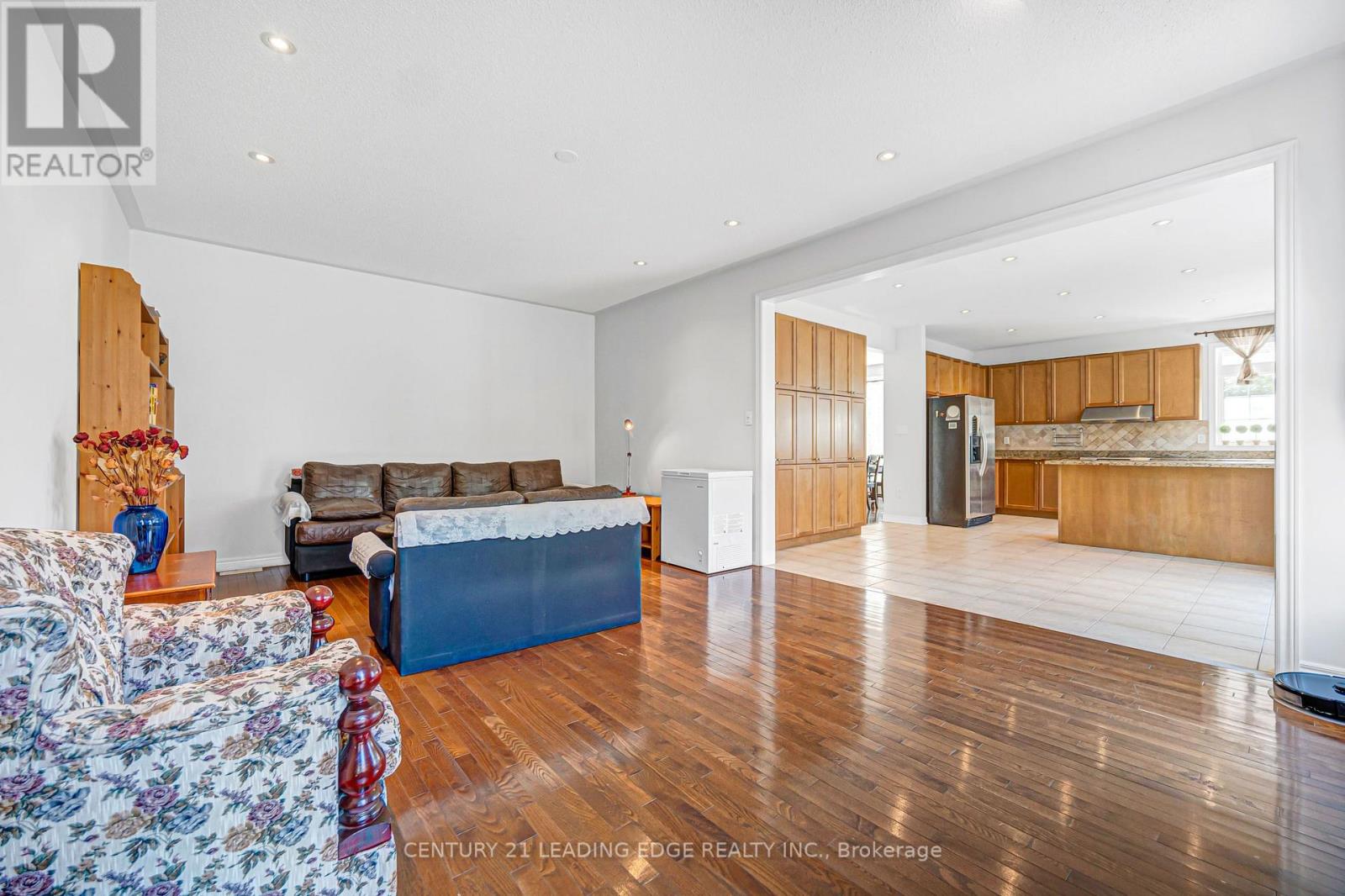 180 COLTRANE DRIVE - 25