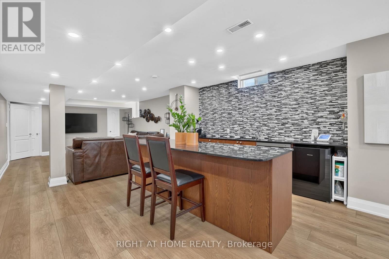 66 SANREMO COURT - Image 28