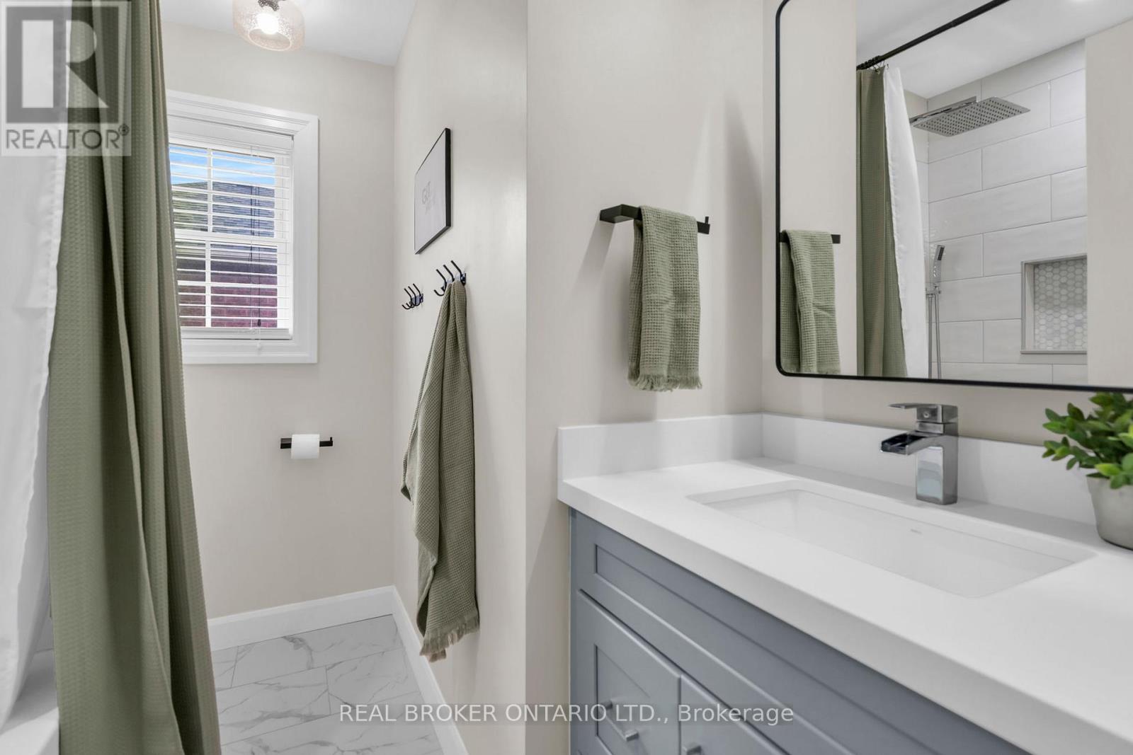5 AMBERVIEW DRIVE - Image 28