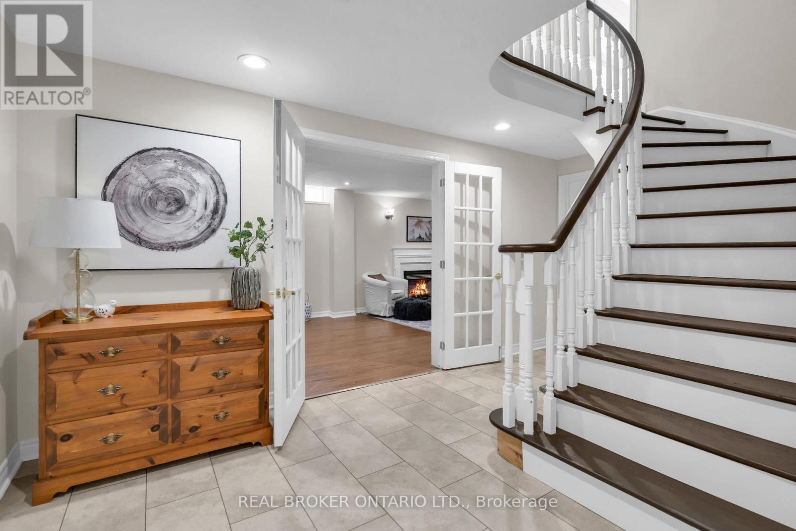 5 AMBERVIEW DRIVE - 29