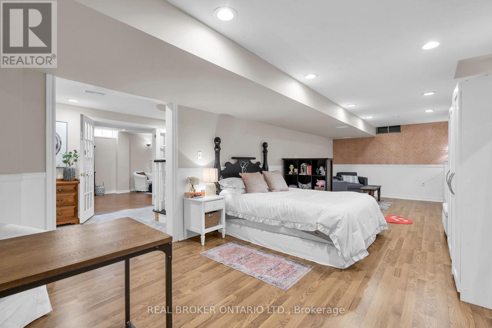 5 AMBERVIEW DRIVE - 30