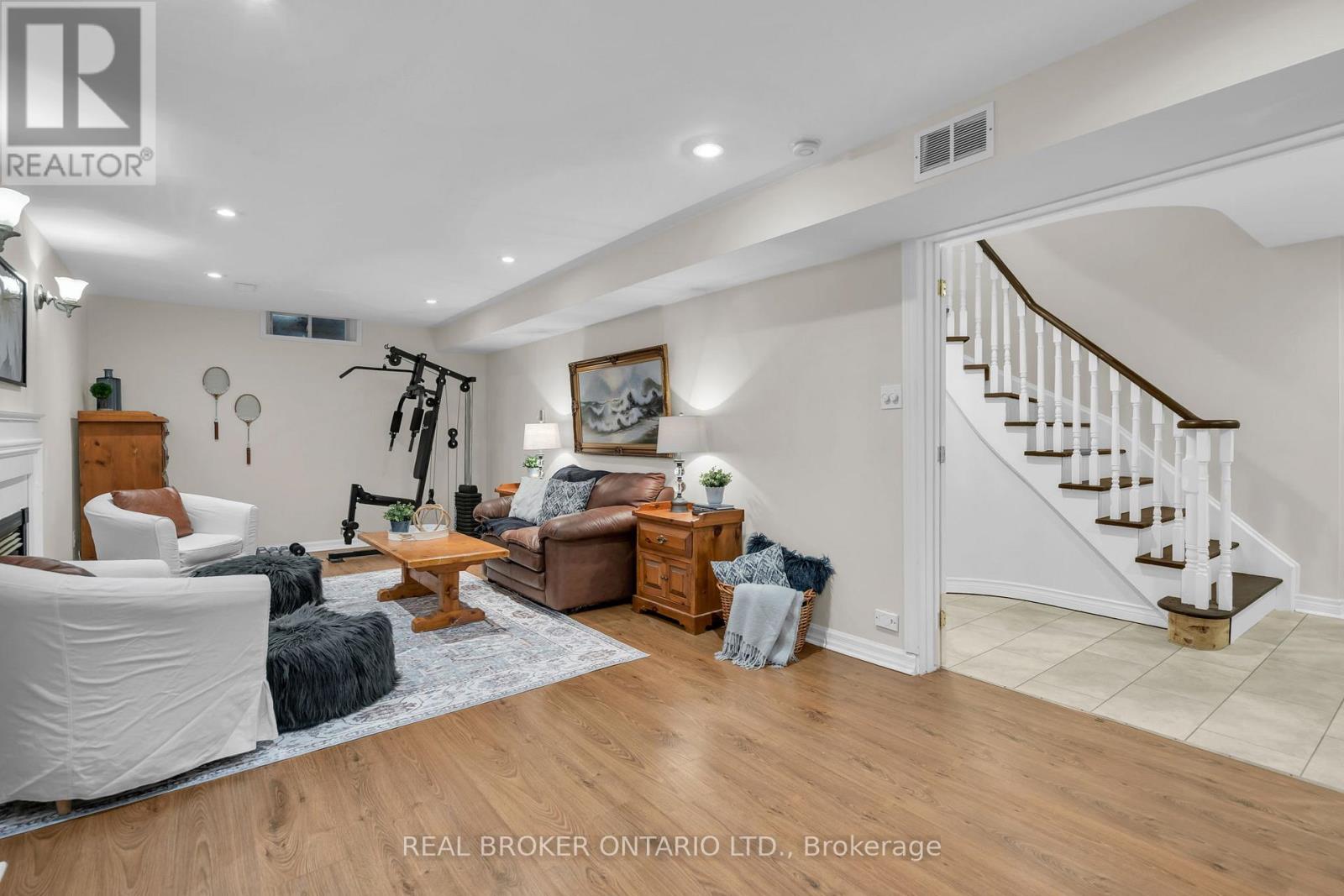 5 AMBERVIEW DRIVE - Image 34