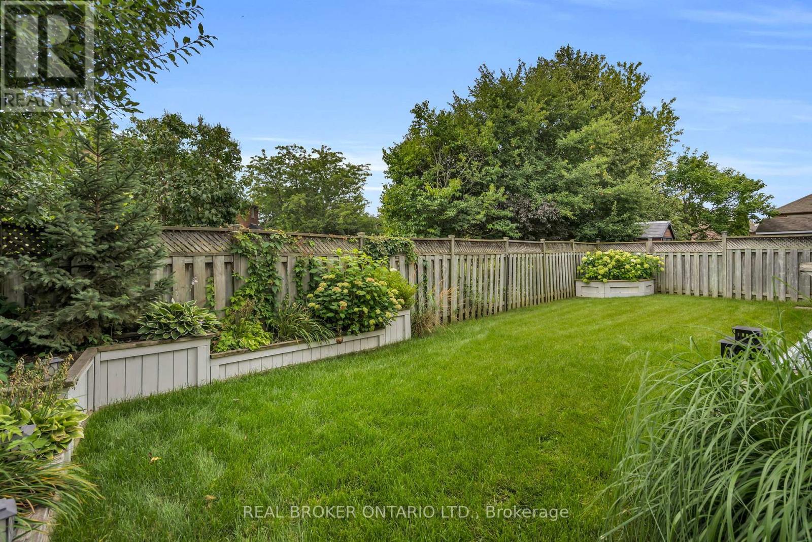 5 AMBERVIEW DRIVE - 43