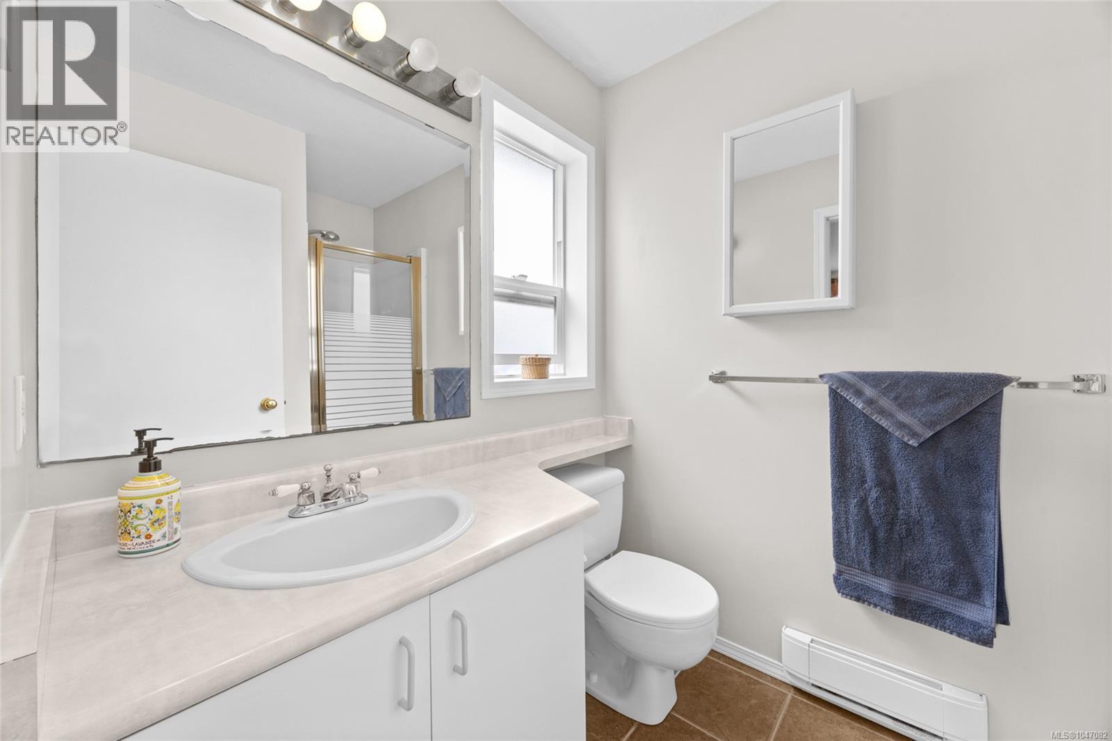 2555 Nadely Cres - Image 16