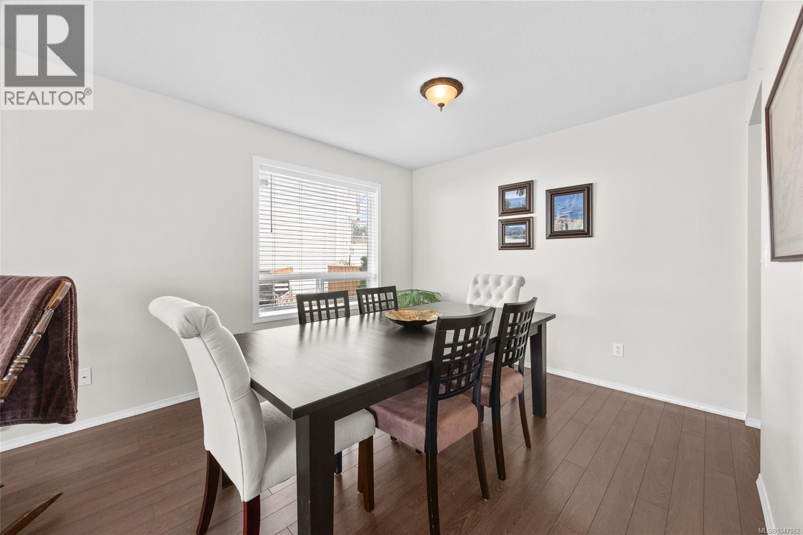 2555 Nadely Cres - 4