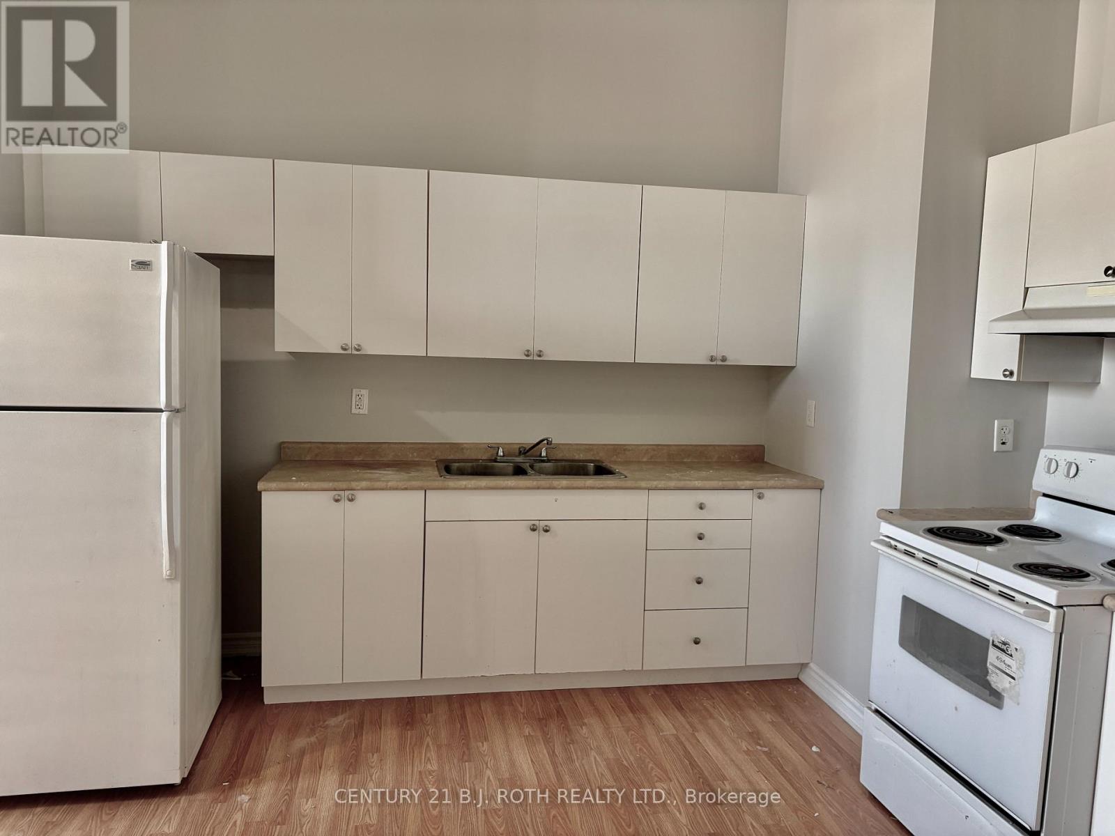 #302 19 Dunlop Street West, Barrie (City Centre), Ontario, L4N1A1, Barrie (City Centre), Ontario — photo 5 of 5