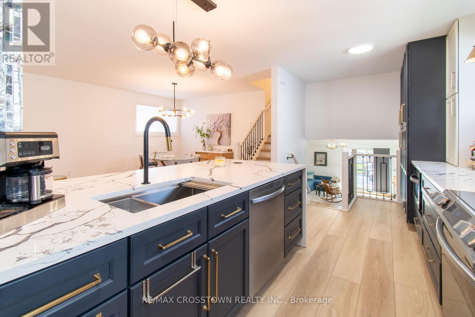 59 LANKIN BOULEVARD - Image 8