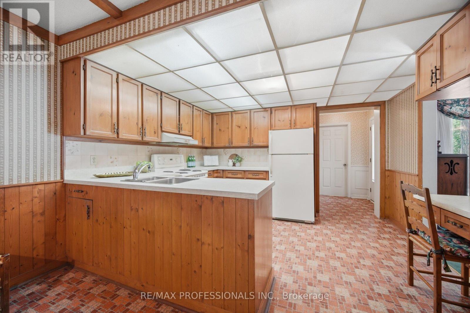 29 MATTICE ROAD - 14