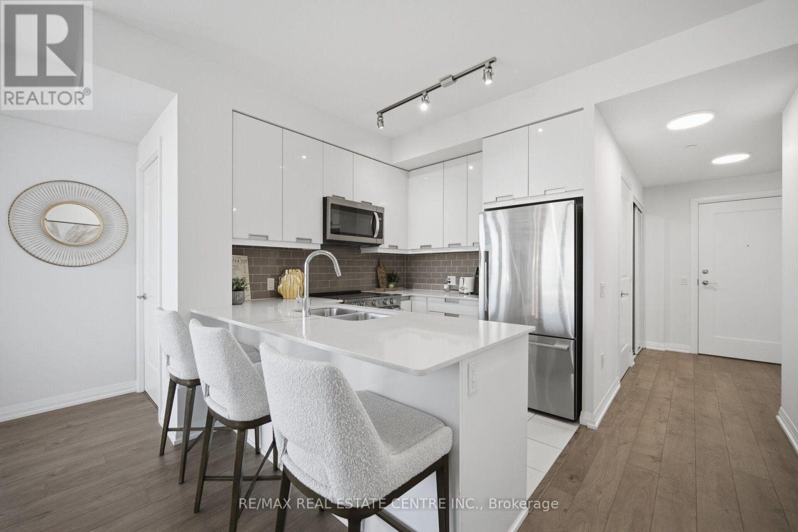 #2414 35 WATERGARDEN DRIVE - 12