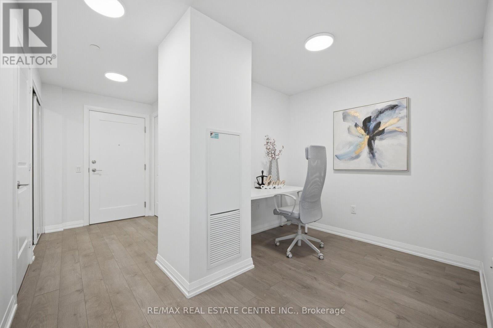 #2414 35 WATERGARDEN DRIVE - 16
