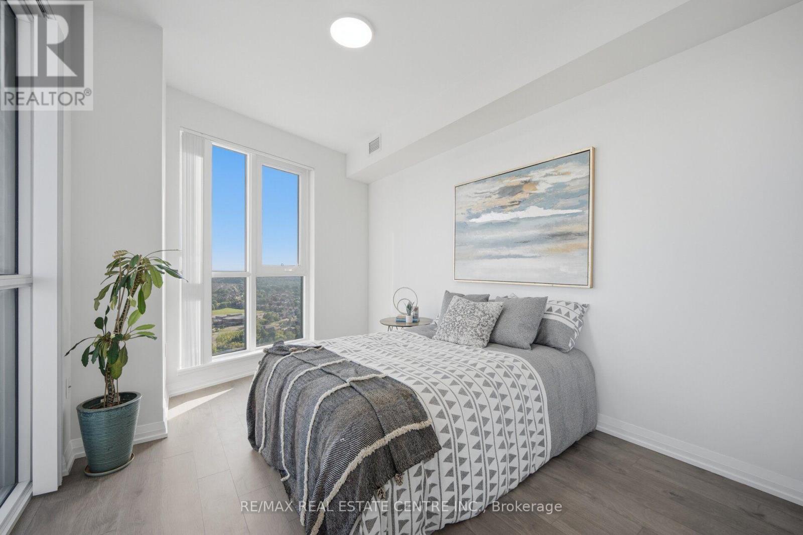#2414 35 WATERGARDEN DRIVE - 22