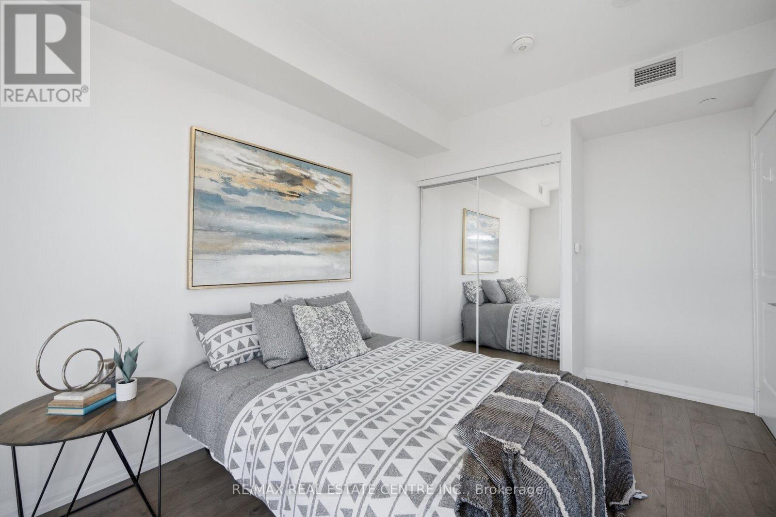 #2414 35 WATERGARDEN DRIVE - 24