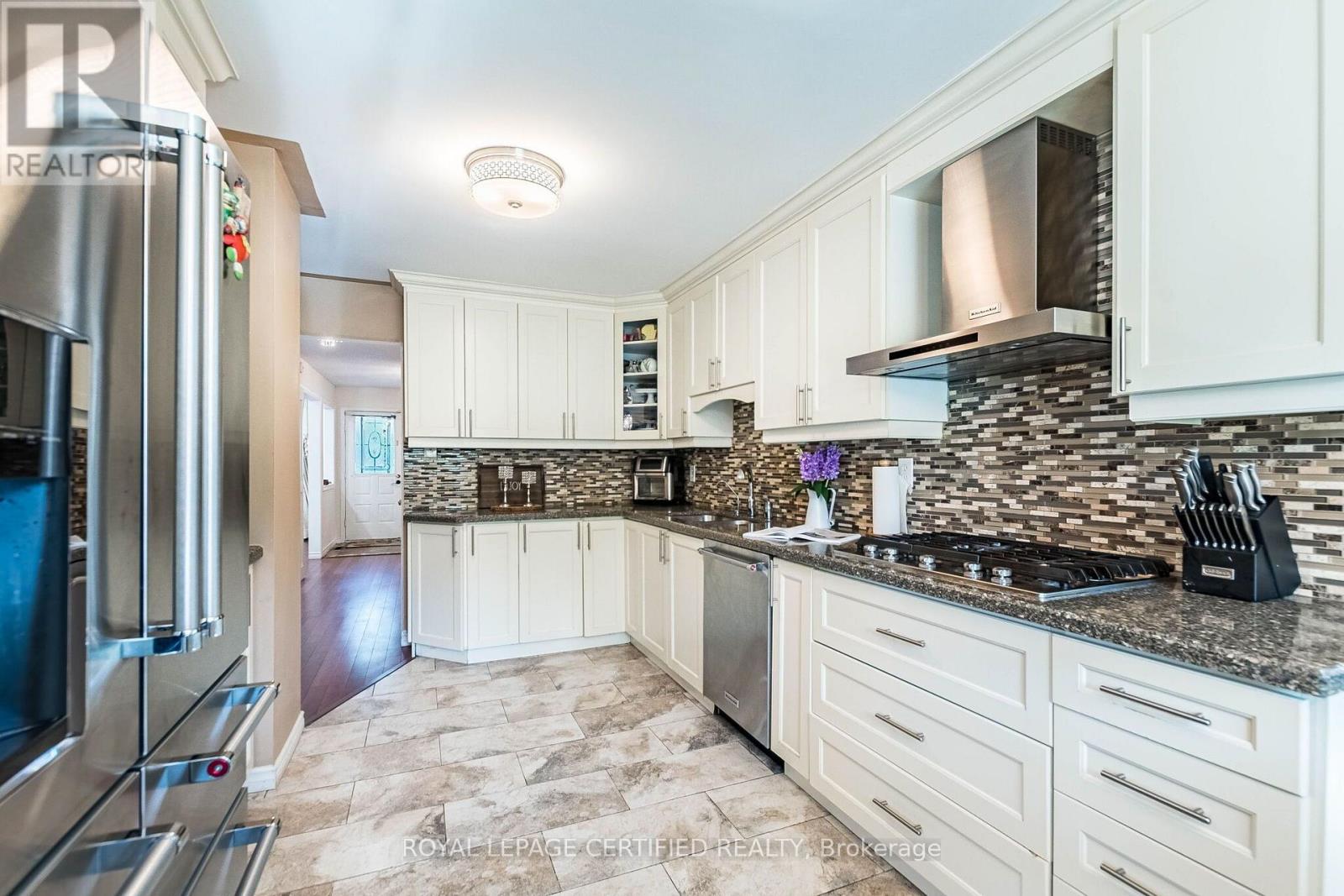 251 ELGIN DRIVE - 13
