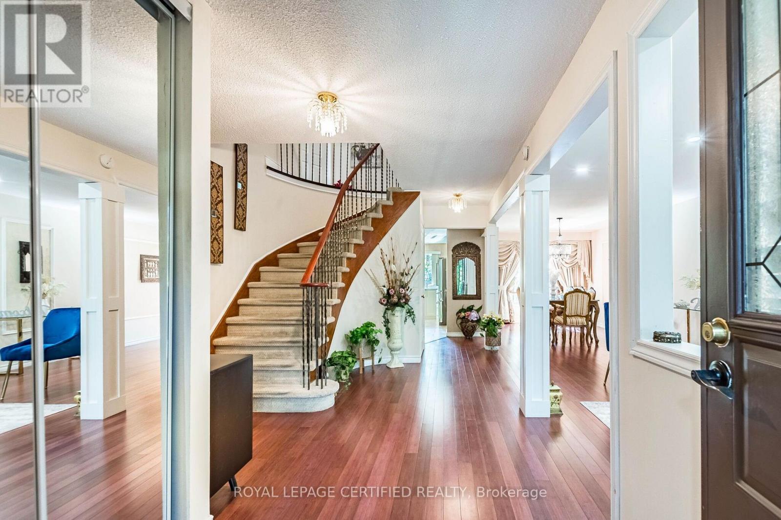 251 ELGIN DRIVE - 3