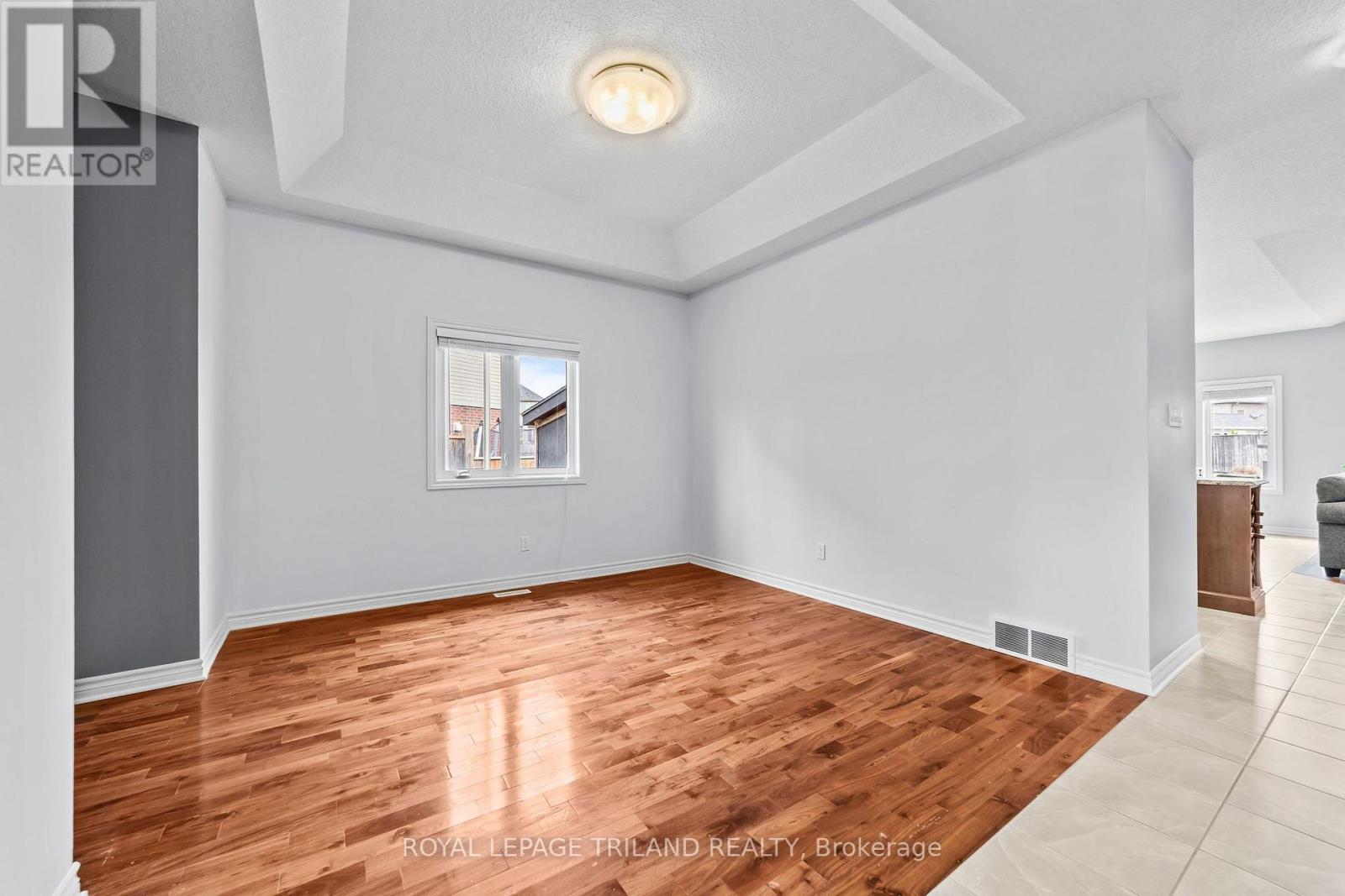 3194 PINCOMBE DRIVE - Image 7