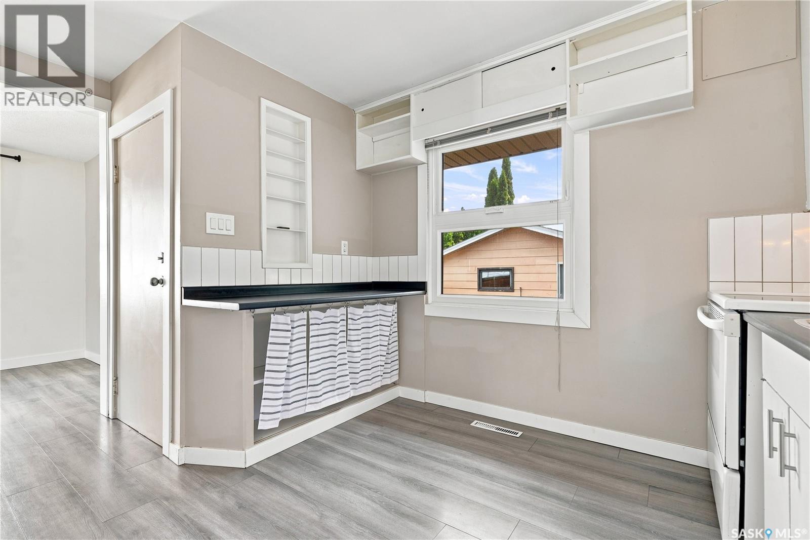 2325 Dufferin AVENUE - 16