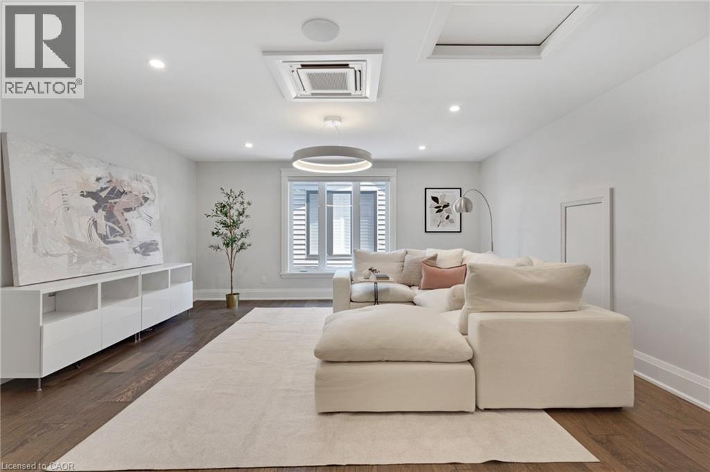 12 GEORGE Street - Image 22