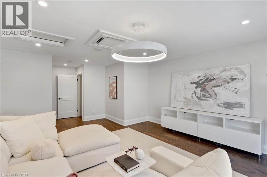 12 GEORGE Street - Image 24