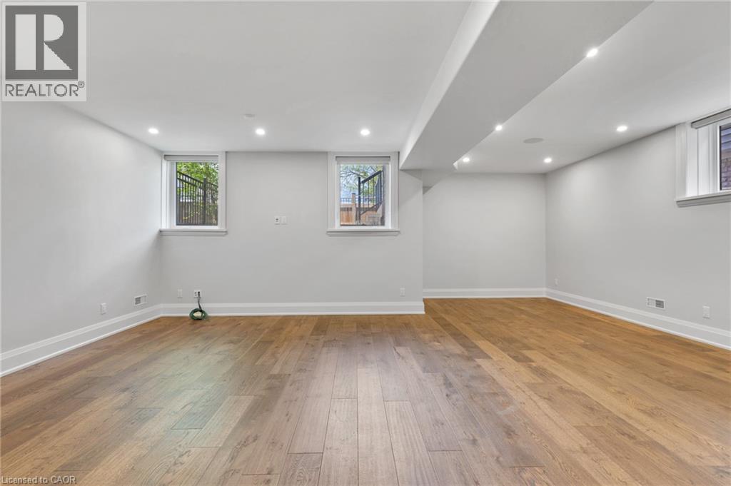 12 GEORGE Street - Image 27