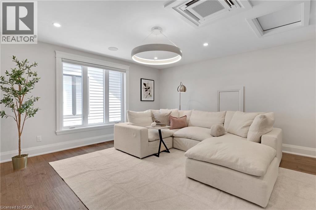 12 GEORGE Street - Image 23