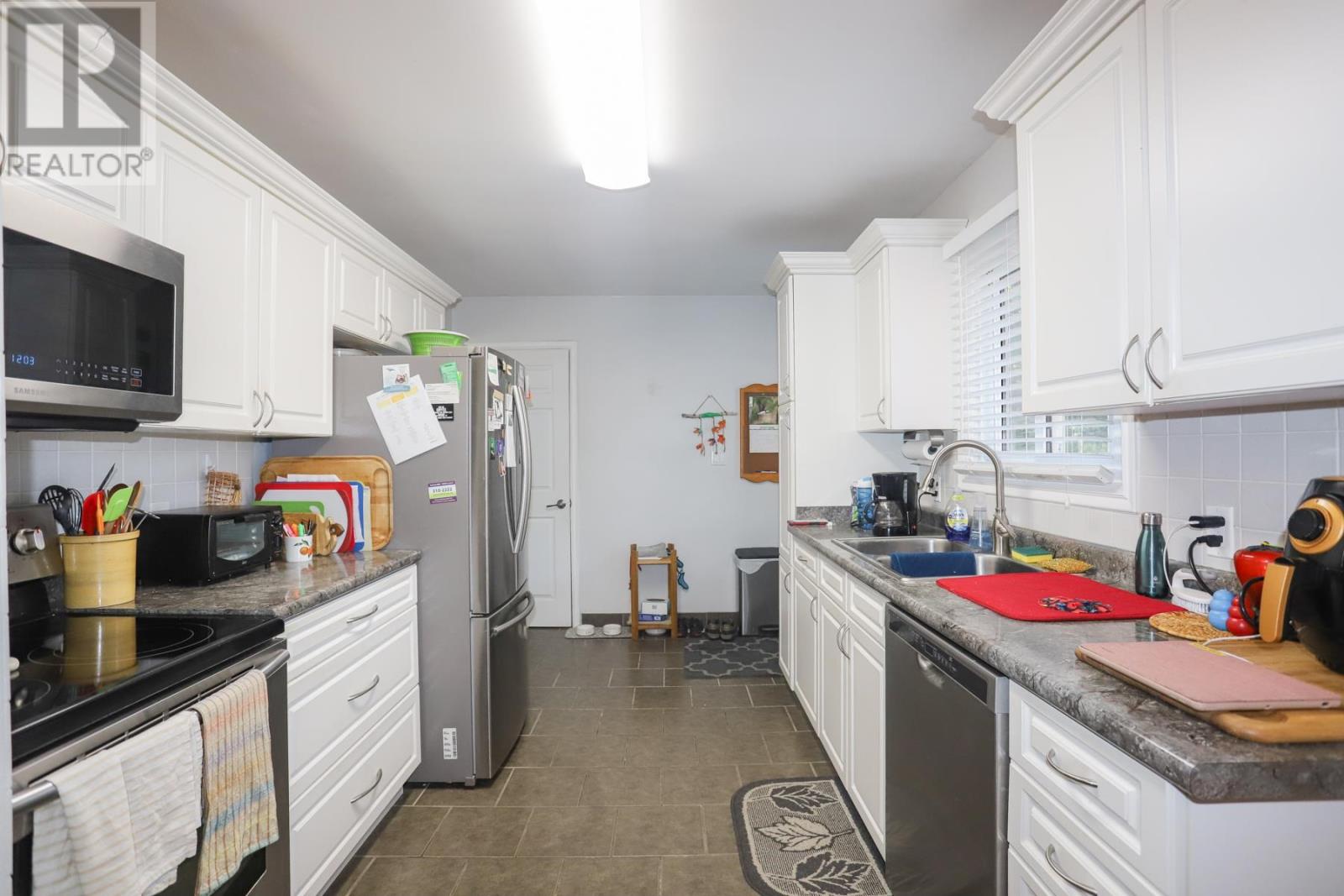 71 Dablon ST - Image 13