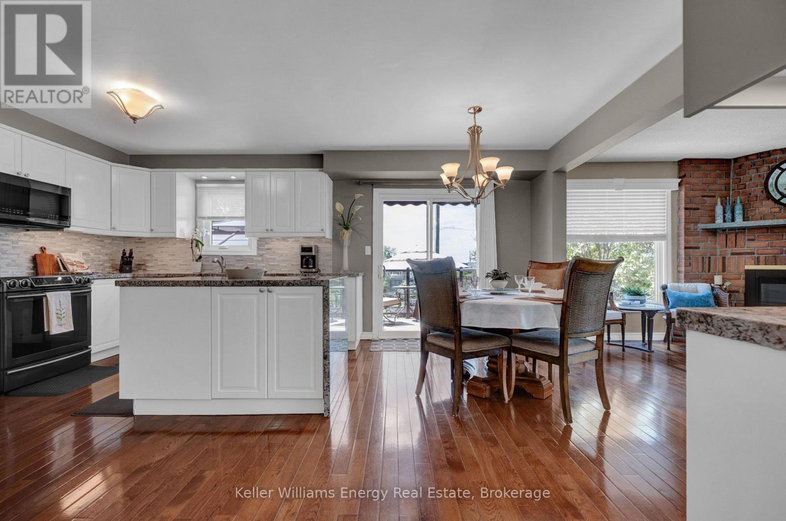 2 MURKAR CRESCENT - 10