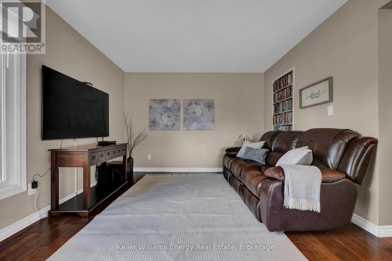 2 MURKAR CRESCENT - 20