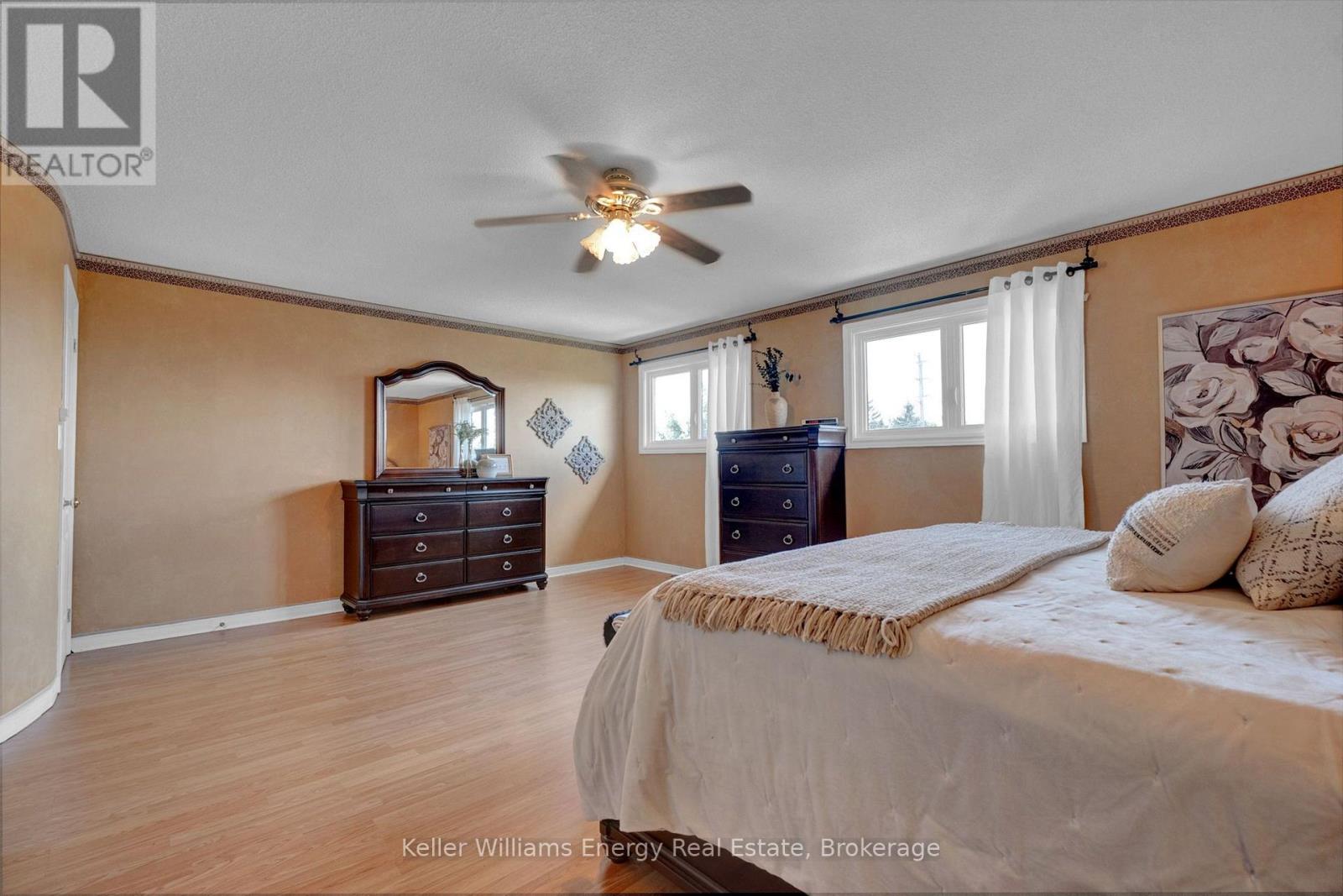 2 MURKAR CRESCENT - 24