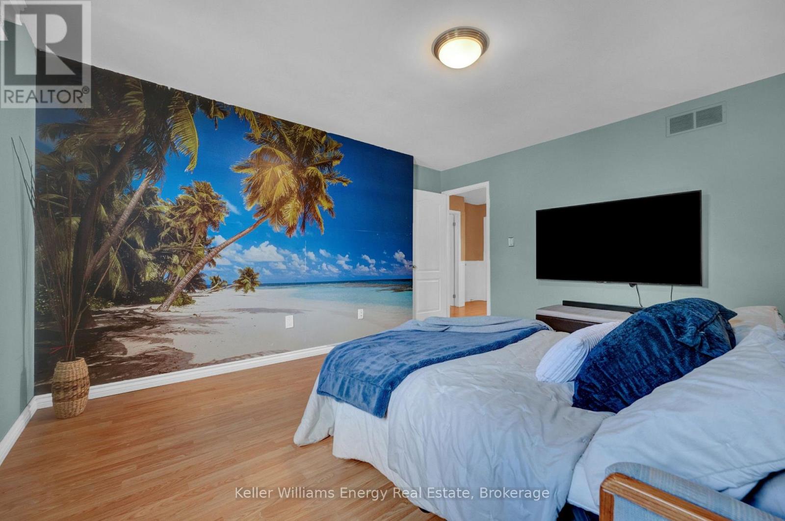 2 MURKAR CRESCENT - 32